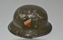 Interessantissima miniatura di elmetto tedesco seconda guerra mondiale con doppia decal heer cod minherr