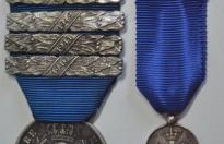 Rarissima medaglia d'argento al valore militare emessa dalla zecca italiana con mignon della seconda guerra mondiale nominativa rilasciata sul fronte russo a JAGODNIJ il 26 agosto 1942 anno XX dell'era fascista cod ghmda