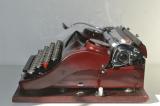 Rarissima macchina da scrivere tedesca ww2 con tasto ss e sua custodia prod. GROMA n.2