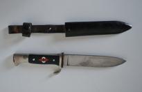 Splendido Raro coltello tedesco della gioventu' Hitleriana di secondo tipo produttore  Emil Voos Waffenfabrik (RZM M7 / 2) con la data del 1938 cod voos