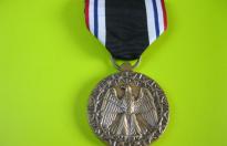 US ARMY VIETNAM WAR MEDAL FOR HONORABLE SERVICE WHILE A PRISONER OF WAR