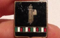 Raro distintivo fascista per le famiglie dei caduti di guerra cod fp12