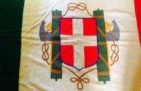 Rarissima grande bandiera italiana del ventennio con scudo sabaudo e fasci littori ricamati cod banfas