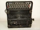 Rarissima macchina da scrivere tedesca ww2 con tasto ss e sua custodia prod. GROMA n.2