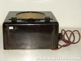 Bellissima radio tedesca in bachelite del periodo bellico DEUTSCHER KLEINEMPFANGER 1938  n.102