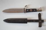 Rarissimo  coltello tedesco fahrtenmesser HJ della gioventu' hitleriana  di primo tipo con motto sulla lama produttore HARTKOPF & Co di Solingen  cod HRTK1