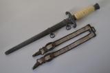 Spettacolare rara daga tedesca WW2 da ufficiale della WEHRMACHT manico bianco  completa di agganci e portpee produttore  TIGER  cod tig