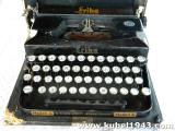 Rarissima macchina da scrivere  nazista  marca ERIKA con tasto con rune ss n. 5