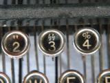 Rarissima macchina da scrivere tedesca ww2 con tasto ss della Groma n.1