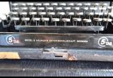 Splendida e rara macchina da scrivere tedesca con rune SS e custodia cod DE90