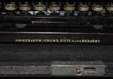 Rarissima macchina da scrivere tedesca ww2 con tasto ss e sua custodia prod. GROMA n.3