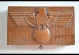 Bellissima tabacchiera tedesca anni 30 in legno con aquila a rilievo cod tab3