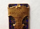 Bellissimo distintivo periodo fascista per fiera esposizione di MILANO nel 1928 